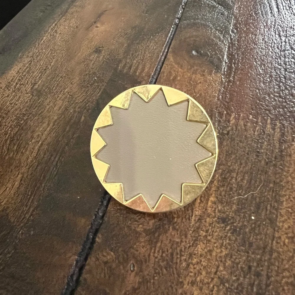 House of Harlow 1960 Women’s Sunburst Genuine Leather Cocktail Ring Size 6